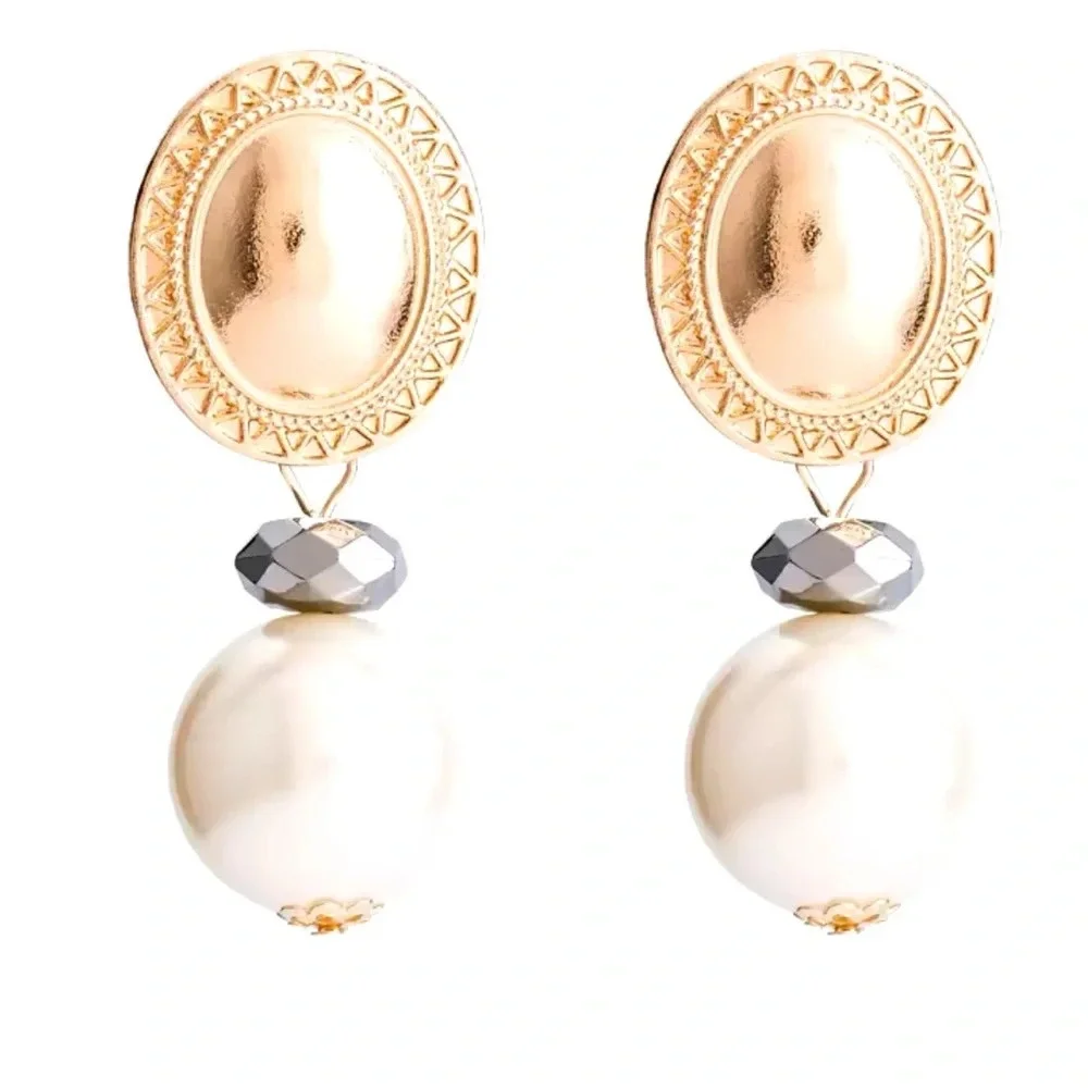 Vintage Gold Oval Button Pearl Earrings
